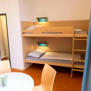  Hostal Horner Rennbahn